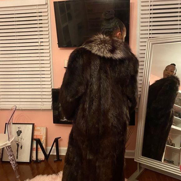 Ebony beaver fur coat - Picture 7 of 12